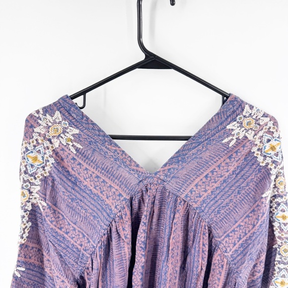 ✅ FREE PEOPLE PONCHO STYLE BATWING EMBROIDERED V-NECK TOP SIZE X-SMALL BOHO - Picture 4 of 8